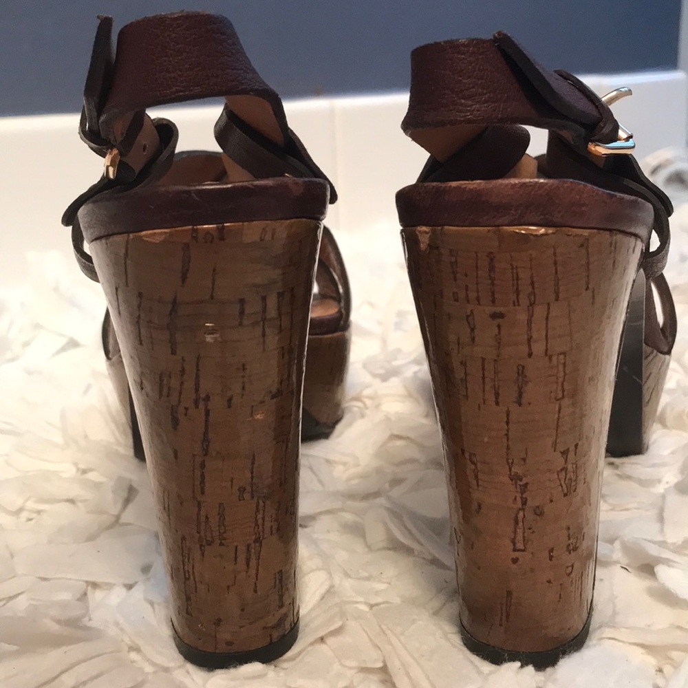 Barney’s 👠 - Picture 5 of 7